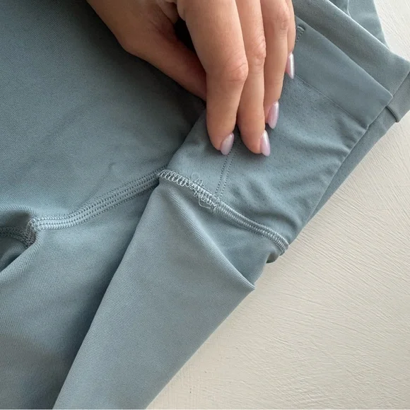 Lululemon Athletica Sky Blue Leggings - Picture 6 of 10